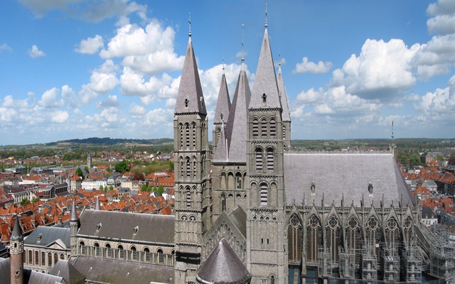 Chia sẻ kinh nghiệm khám phá thành phố Tournai khi du lịch Bỉ